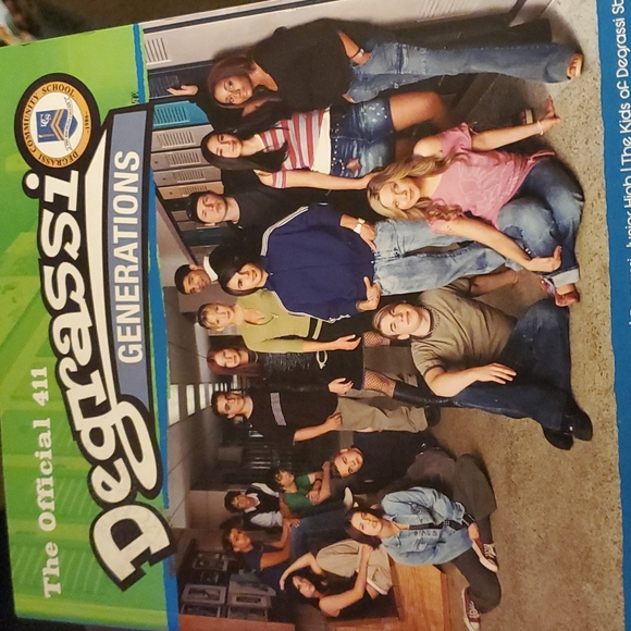 Degrassi Generations: The Official 411 book - Picture 1 of 6